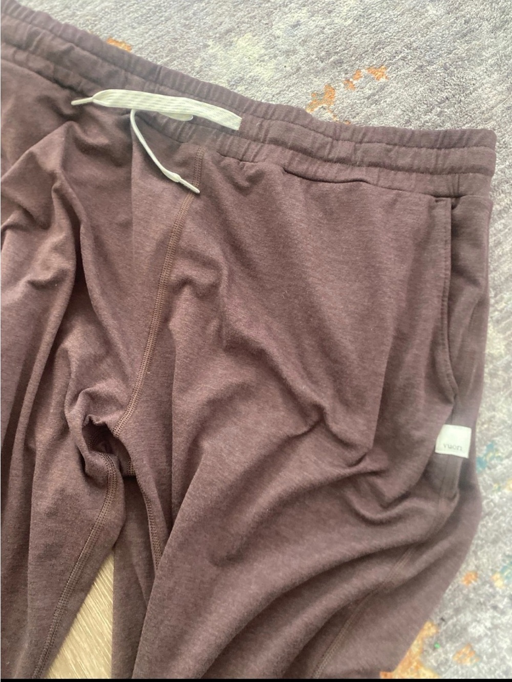 Vuori joggers excellent condition size medium, dark brown - Picture 2 of 3